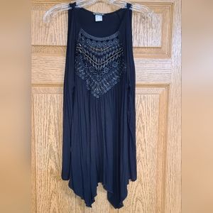 Venus Cold Shoulder Top Size Medium